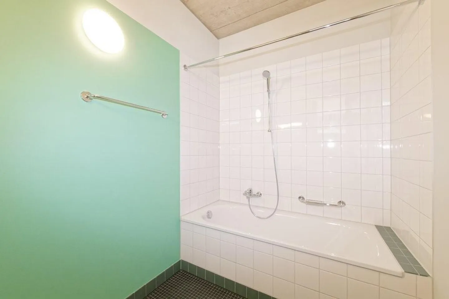 Small apartment for selected short trips on the journey of life - Photo 7 of 9