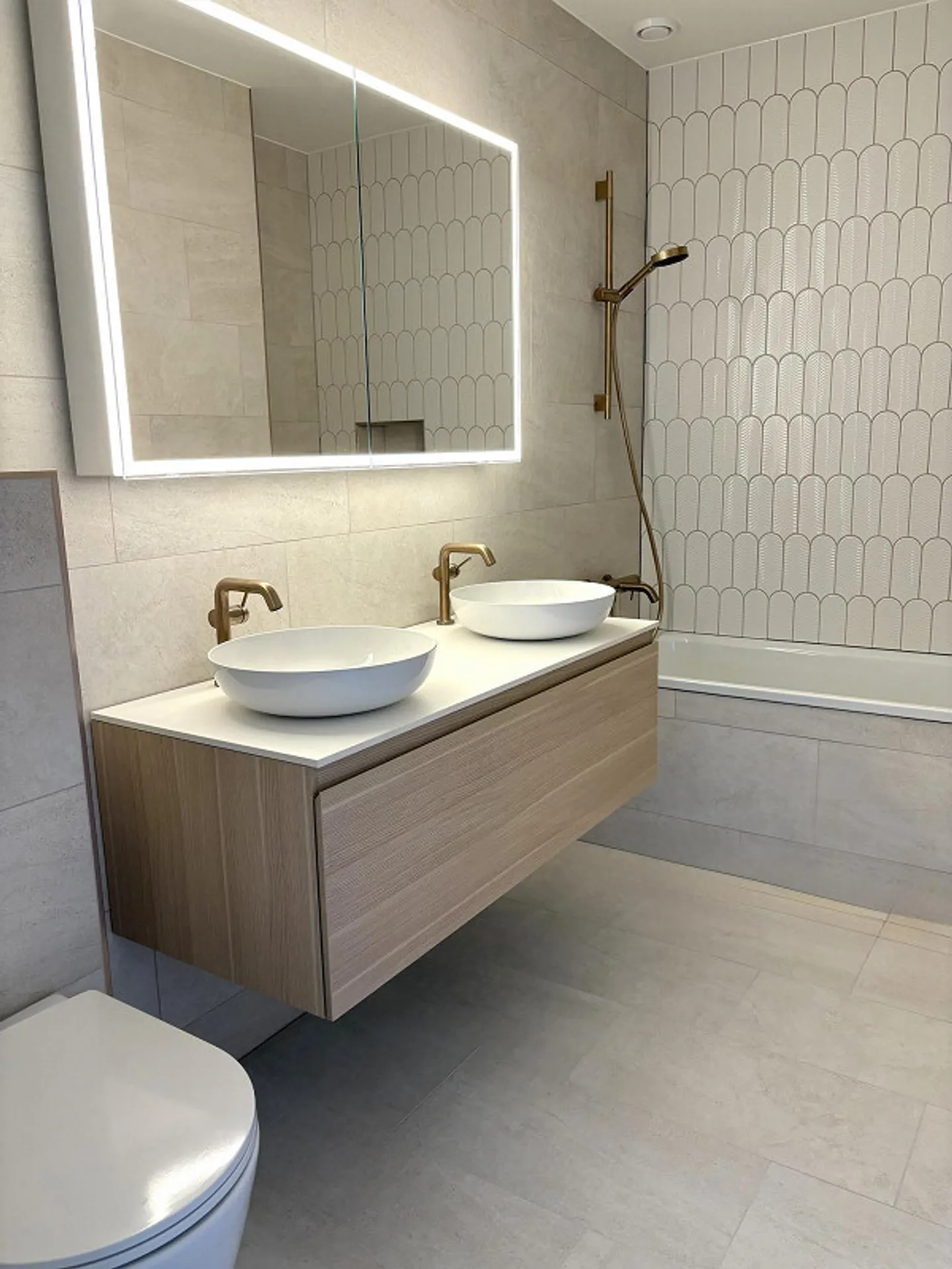 Appartamento elegante di 4,5 stanze con vista mozzafiato sul lago - Foto 9 di 12