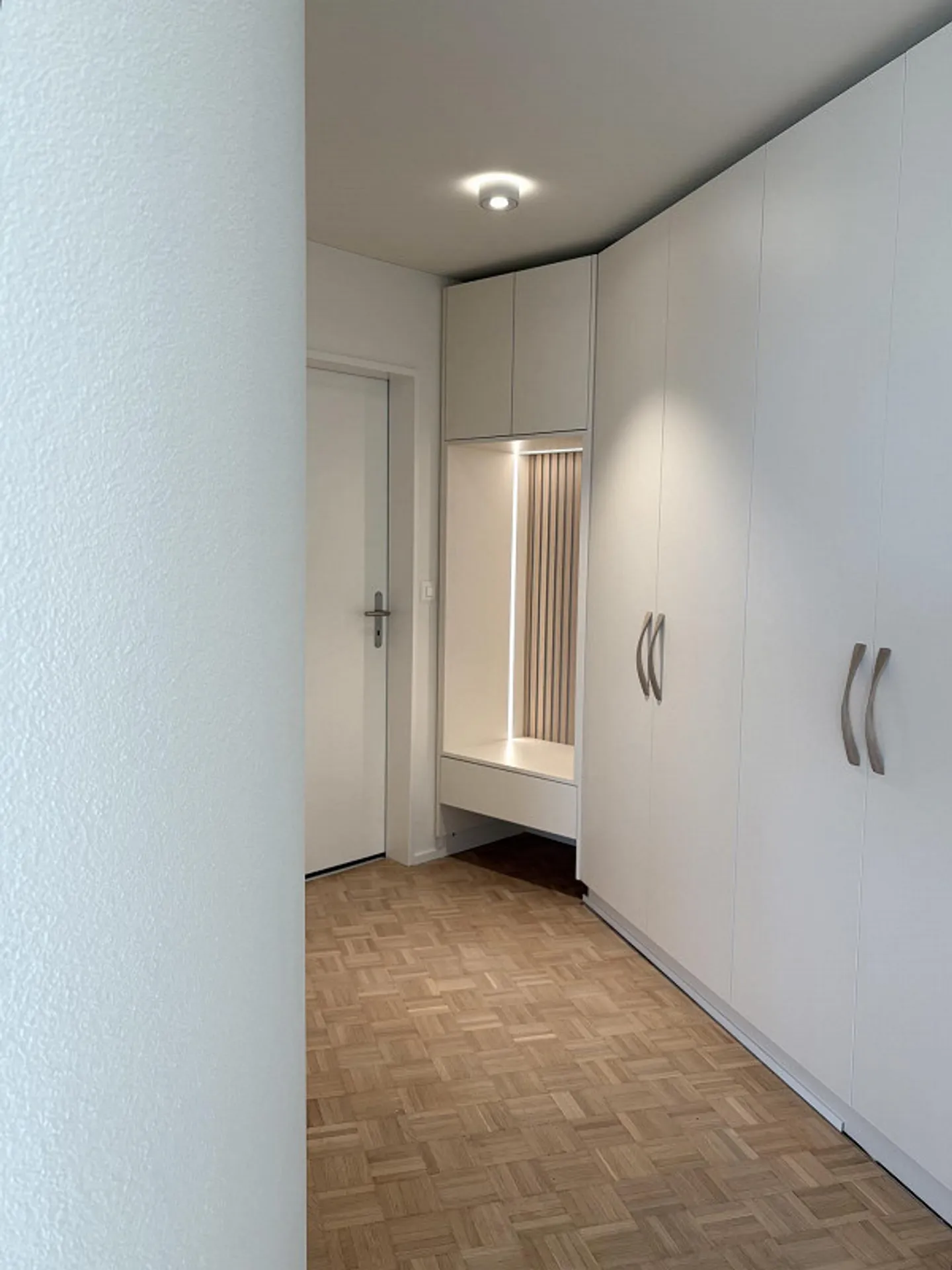 Appartamento elegante di 4,5 stanze con vista mozzafiato sul lago - Foto 10 di 12