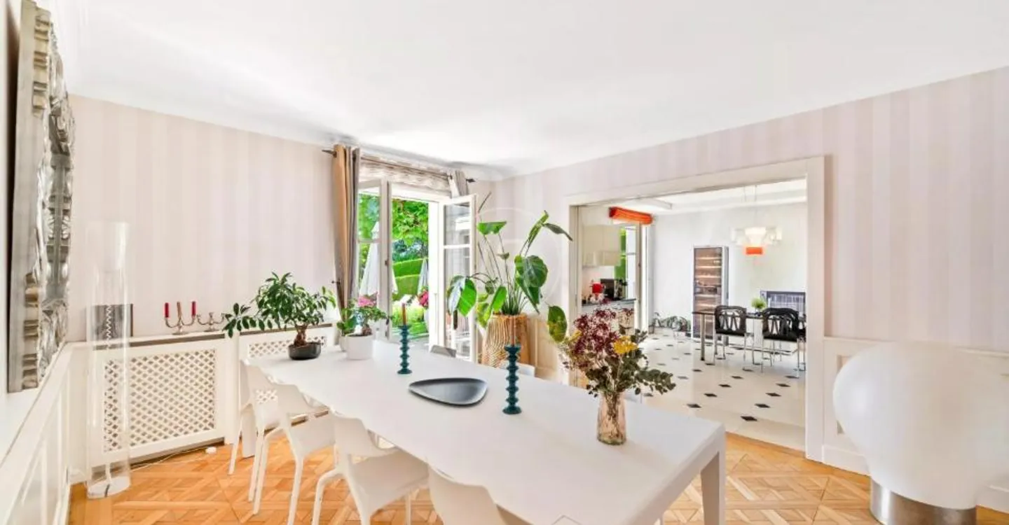 Elegant Villa with Pool in Lausanne - Photo 7 of 10