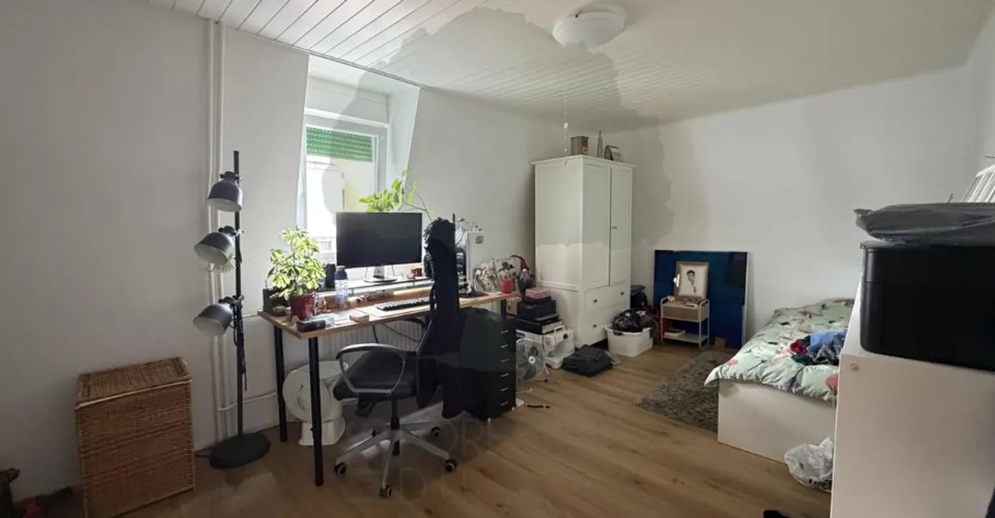 Spacious 5.5-room duplex fully renovated in Delémont - Photo 4 of 11