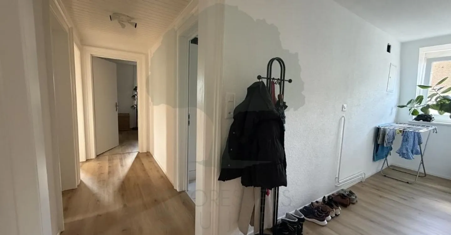 Spacious 5.5-room duplex fully renovated in Delémont - Photo 5 of 11