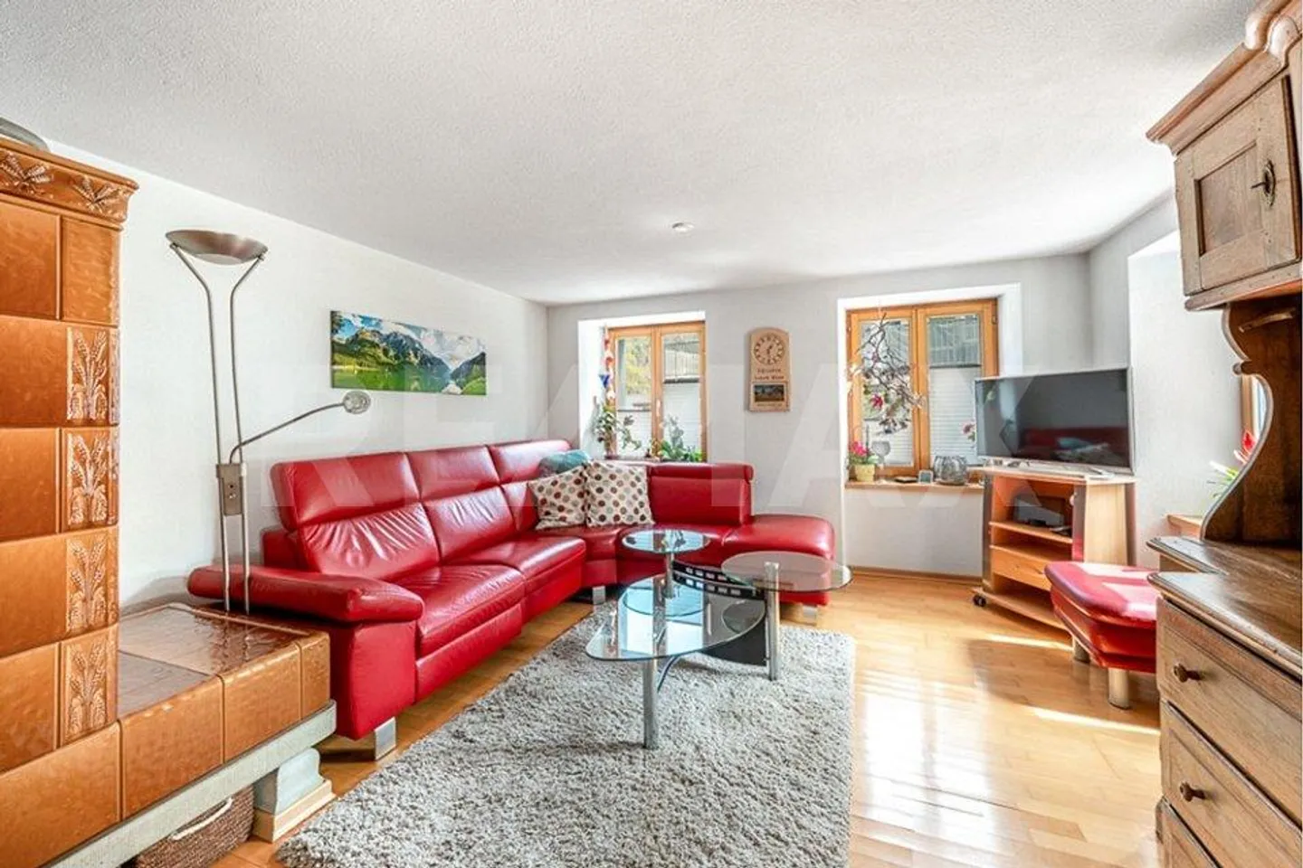 Residential building with workshop and garages - Photo 2 of 13