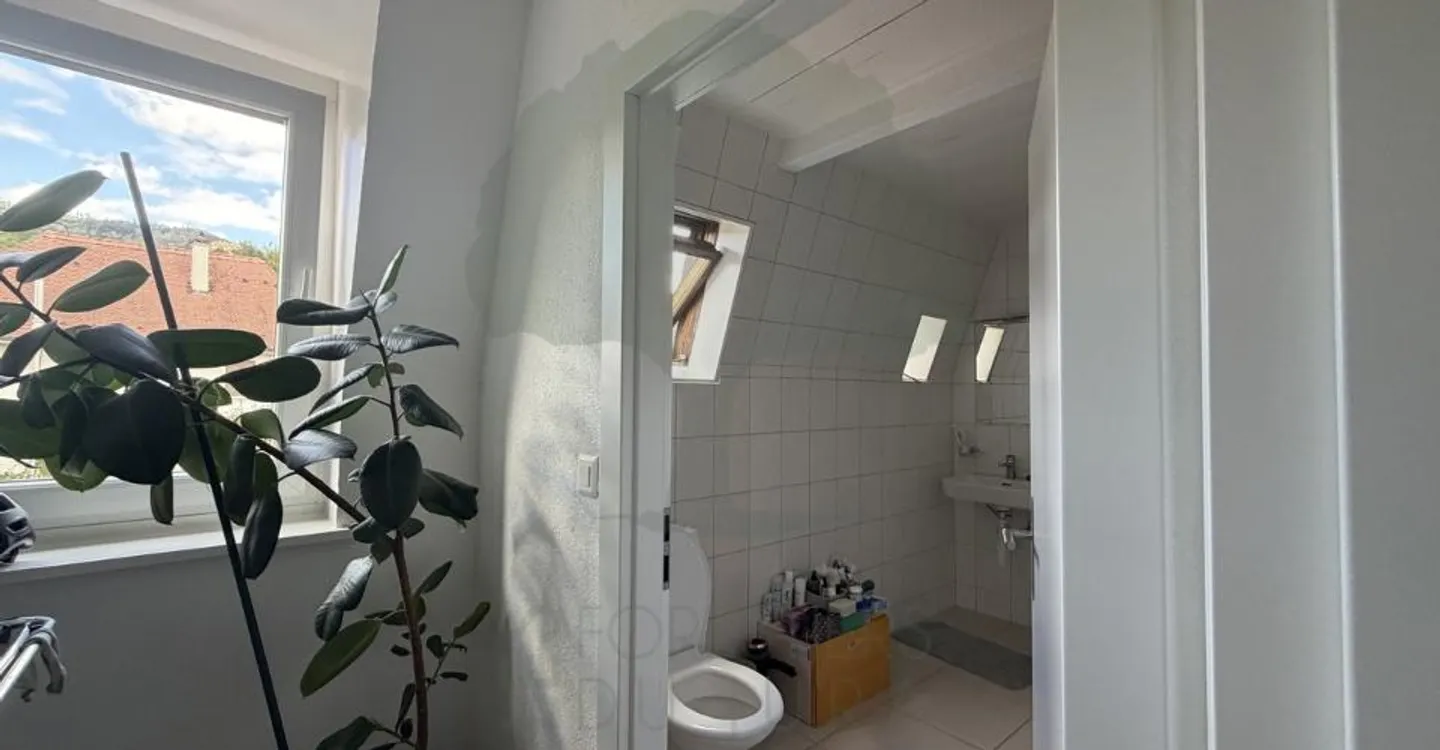 Spacious 5.5-room duplex fully renovated in Delémont - Photo 6 of 11
