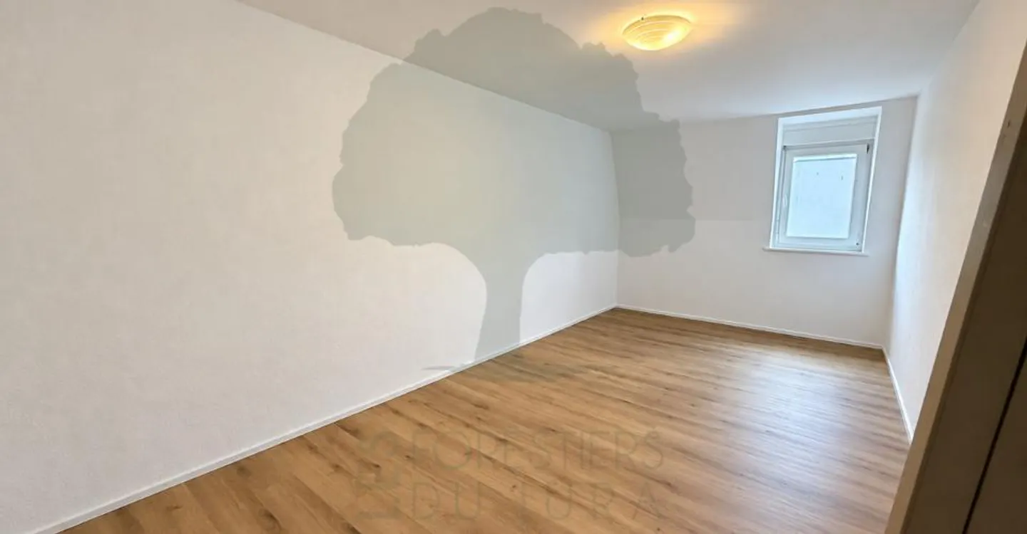 Spacious 5.5-room duplex fully renovated in Delémont - Photo 11 of 11
