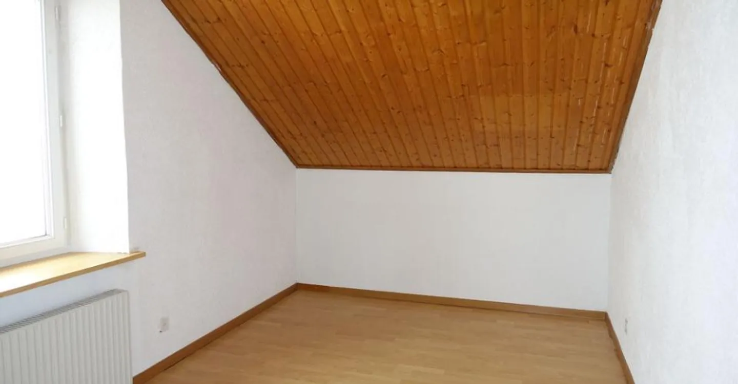 Tramelan - Duplex mit 4 1/2 Zimmern - Foto 6 von 11