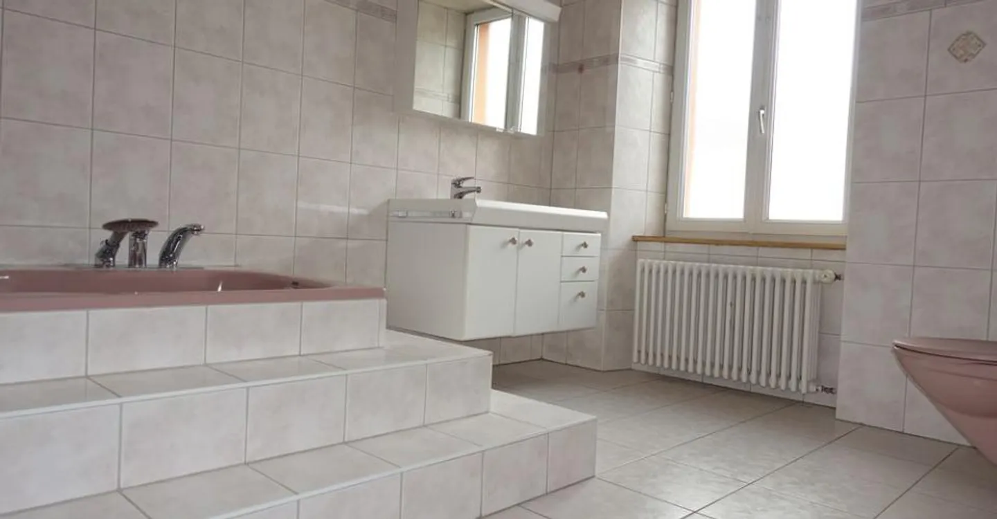 Tramelan - Duplex mit 4 1/2 Zimmern - Foto 8 von 11