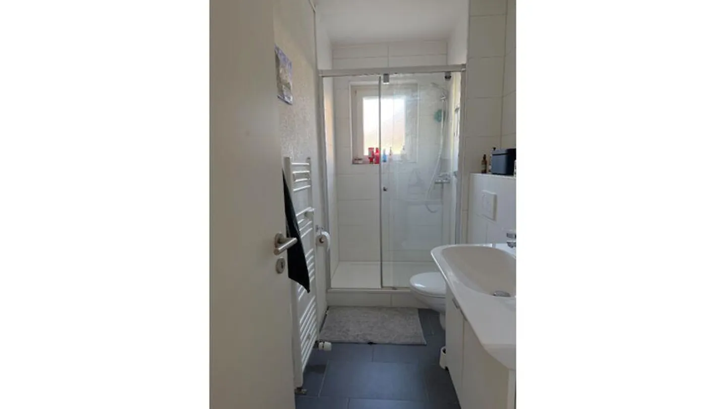 APPARTEMENT 2½ PIÈCES À ZURICH - DISTRICT 11 OERLIKON, MEUBLÉ, TEMPORAIRE - Photo 4 sur 4