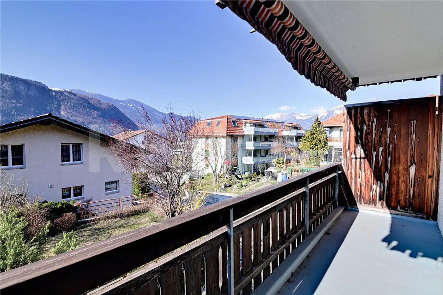 Appartamento ristrutturato di 3 ½ locali al 1° piano con garage singolo - Foto 8 di 10
