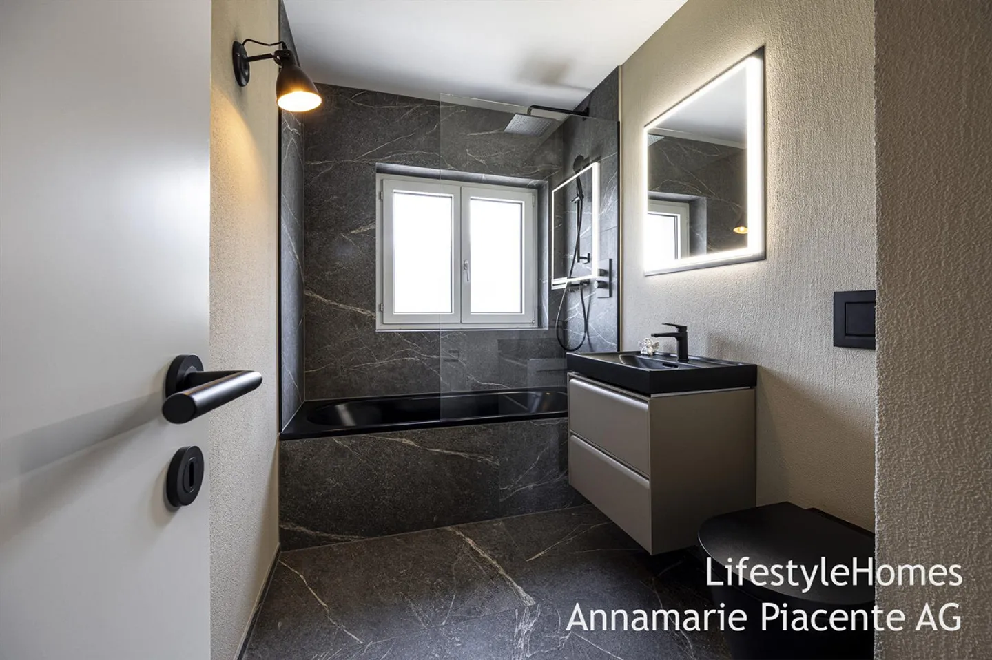 PENTHOUSE APARTMENT - Photo 24 of 46