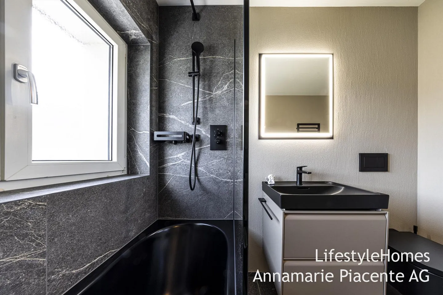 PENTHOUSE APARTMENT - Photo 25 of 46