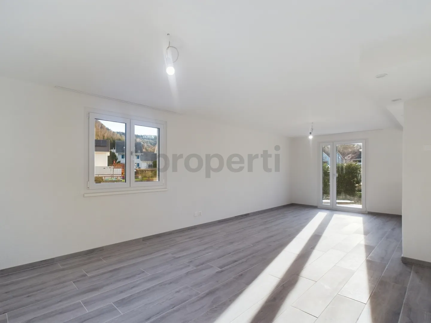 Casa a schiera completamente ristrutturata di 5,5 stanze a Bichelsee - Foto 2 di 11