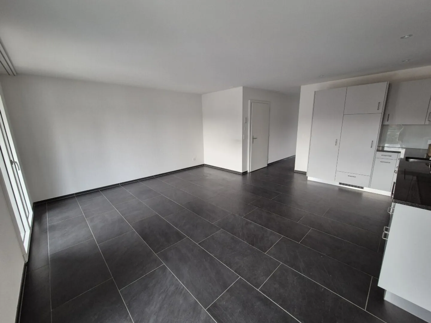 Un appartement moderne de 2,5 pièces dans un emplacement attrayant à Bahnhofstrasse 41a à Burgdorf vous attend - Photo 5 sur 8