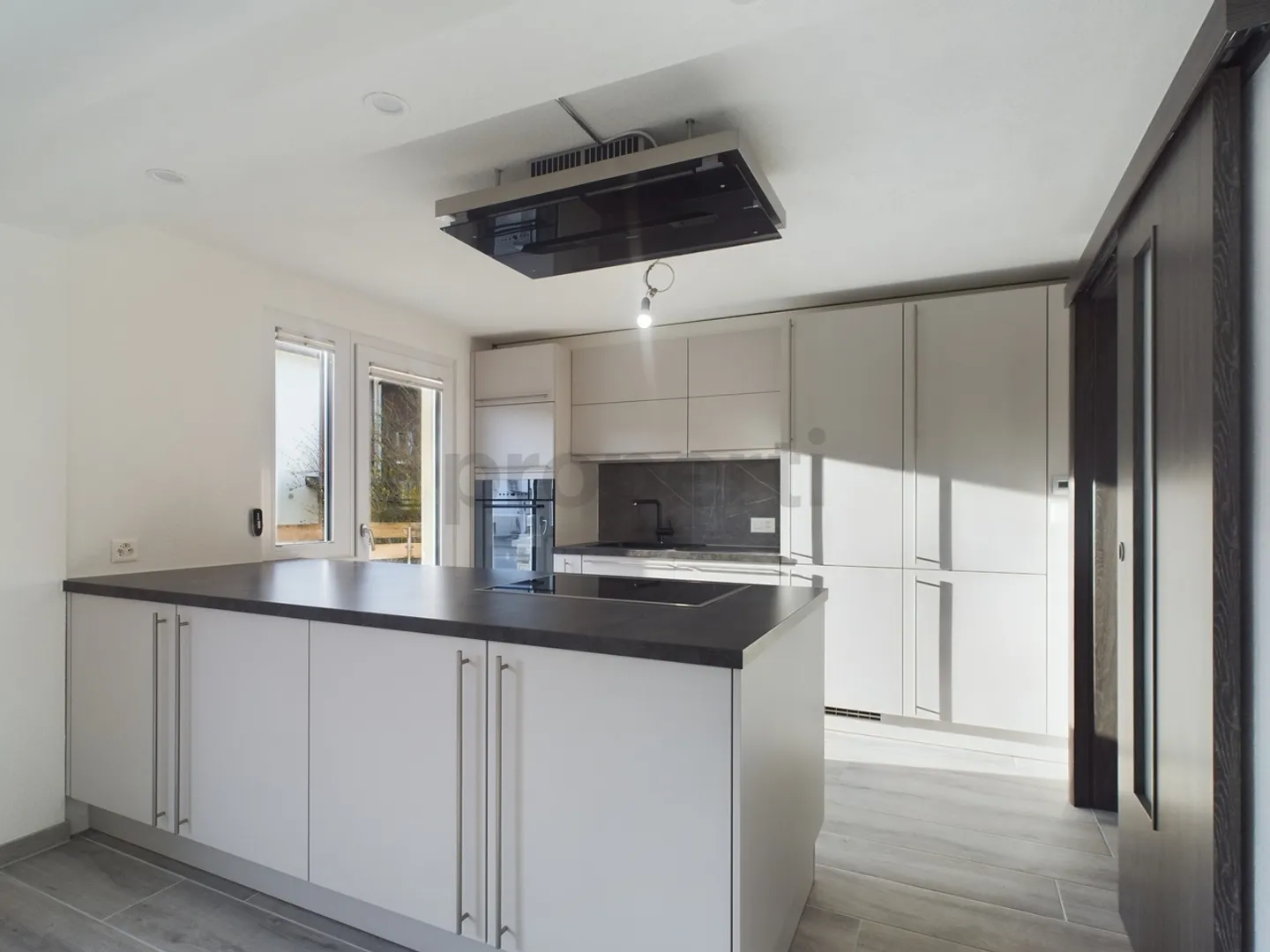 Casa a schiera completamente ristrutturata di 5,5 stanze a Bichelsee - Foto 4 di 11