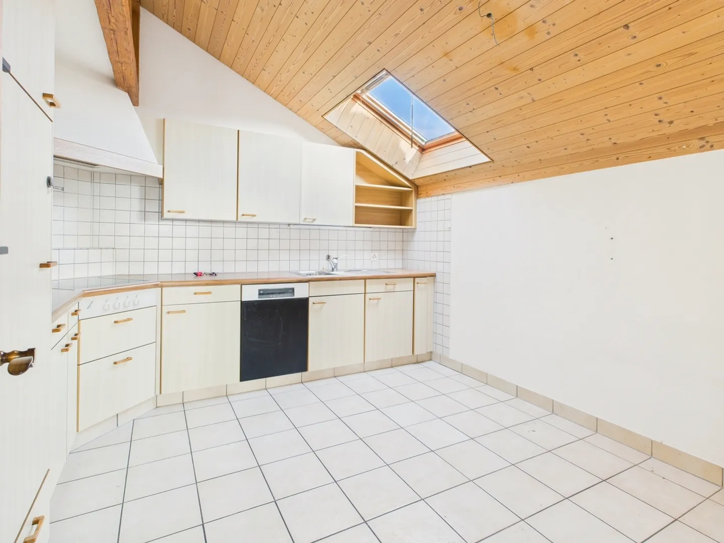 Appartamento 4.5 locali al 3° piano nel centro di Ruswil - Foto 2 di 11