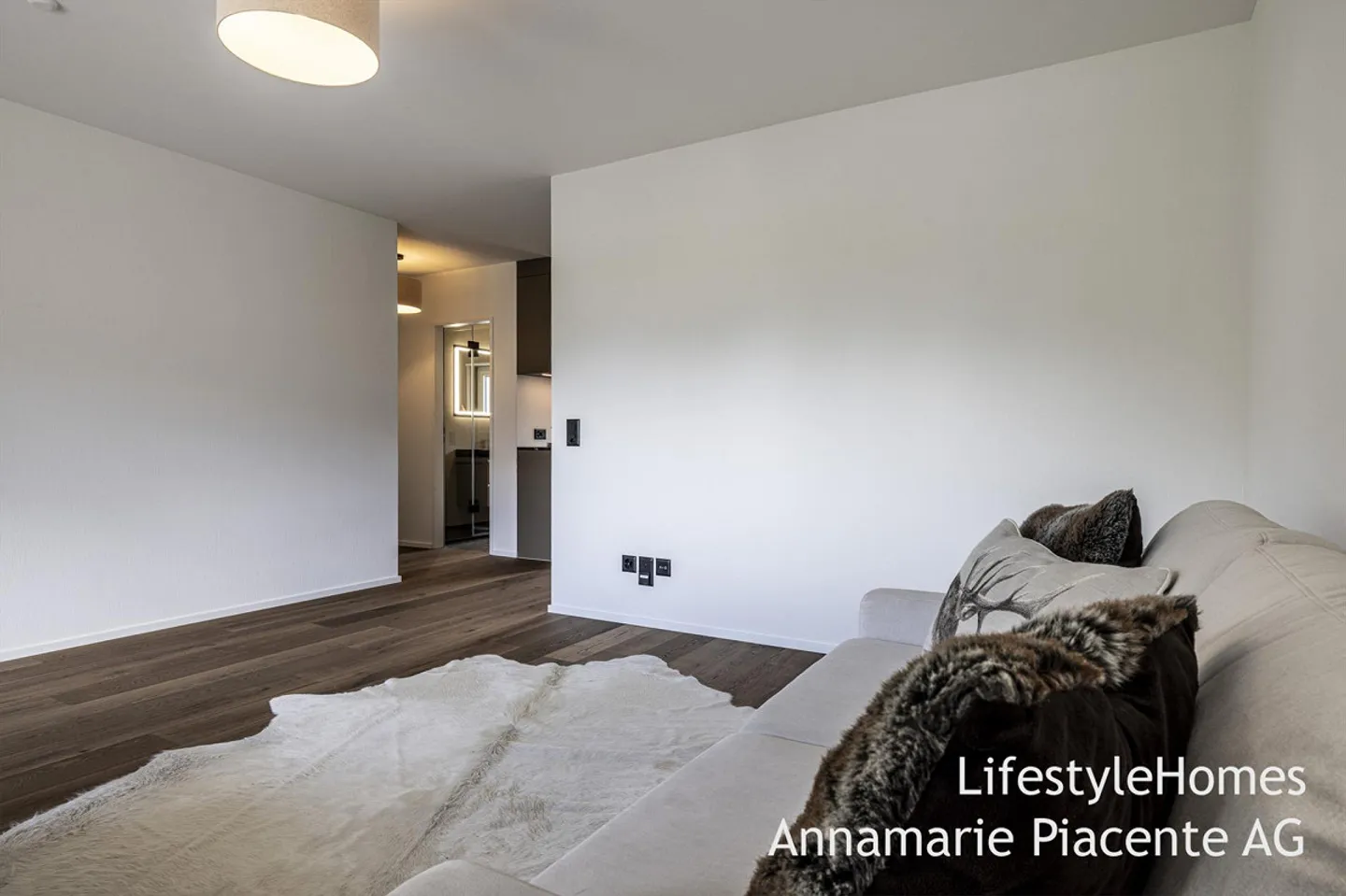 PENTHOUSE APARTMENT - Photo 37 of 46