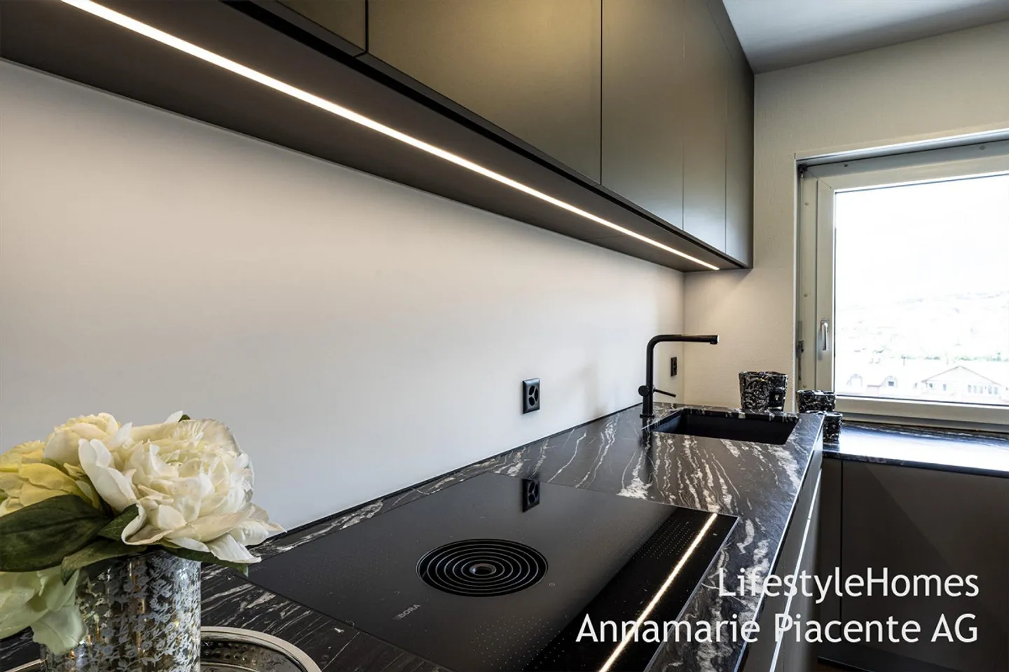 PENTHOUSE APARTMENT - Photo 38 of 46