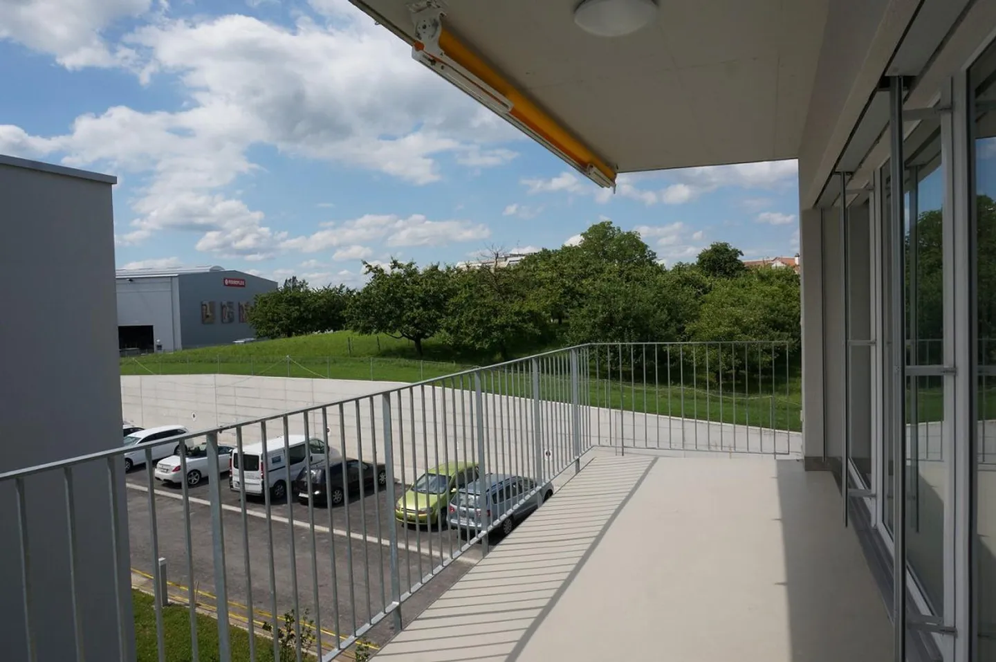 Appartamento moderno e molto grande di 4,5 locali con balcone di 15m2 - Foto 1 di 8