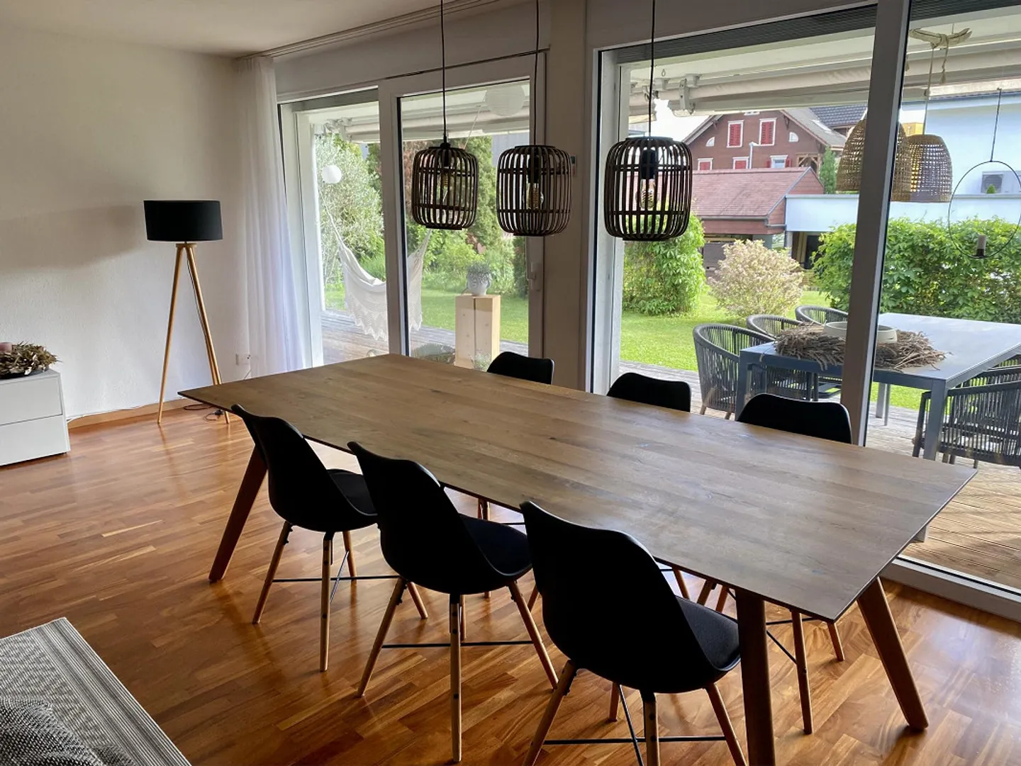 Appartamento di 4,5 stanze al piano terra con giardino privato - Foto 4 di 11