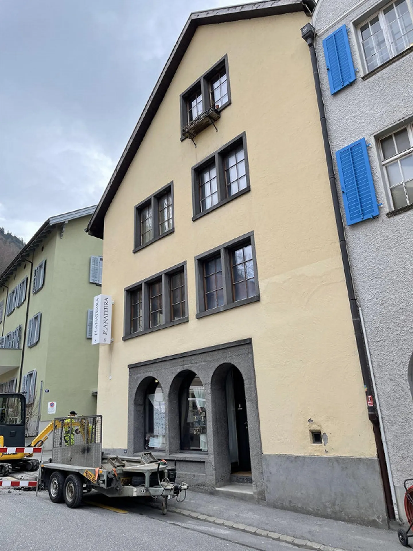 Charmante Wohnung in historischem Gebäude - Foto 1 von 8