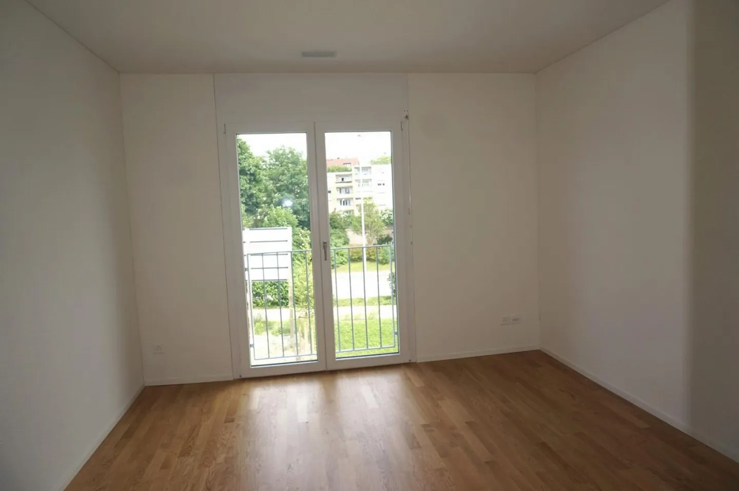 Appartamento moderno e molto grande di 4,5 locali con balcone di 15m2 - Foto 2 di 8