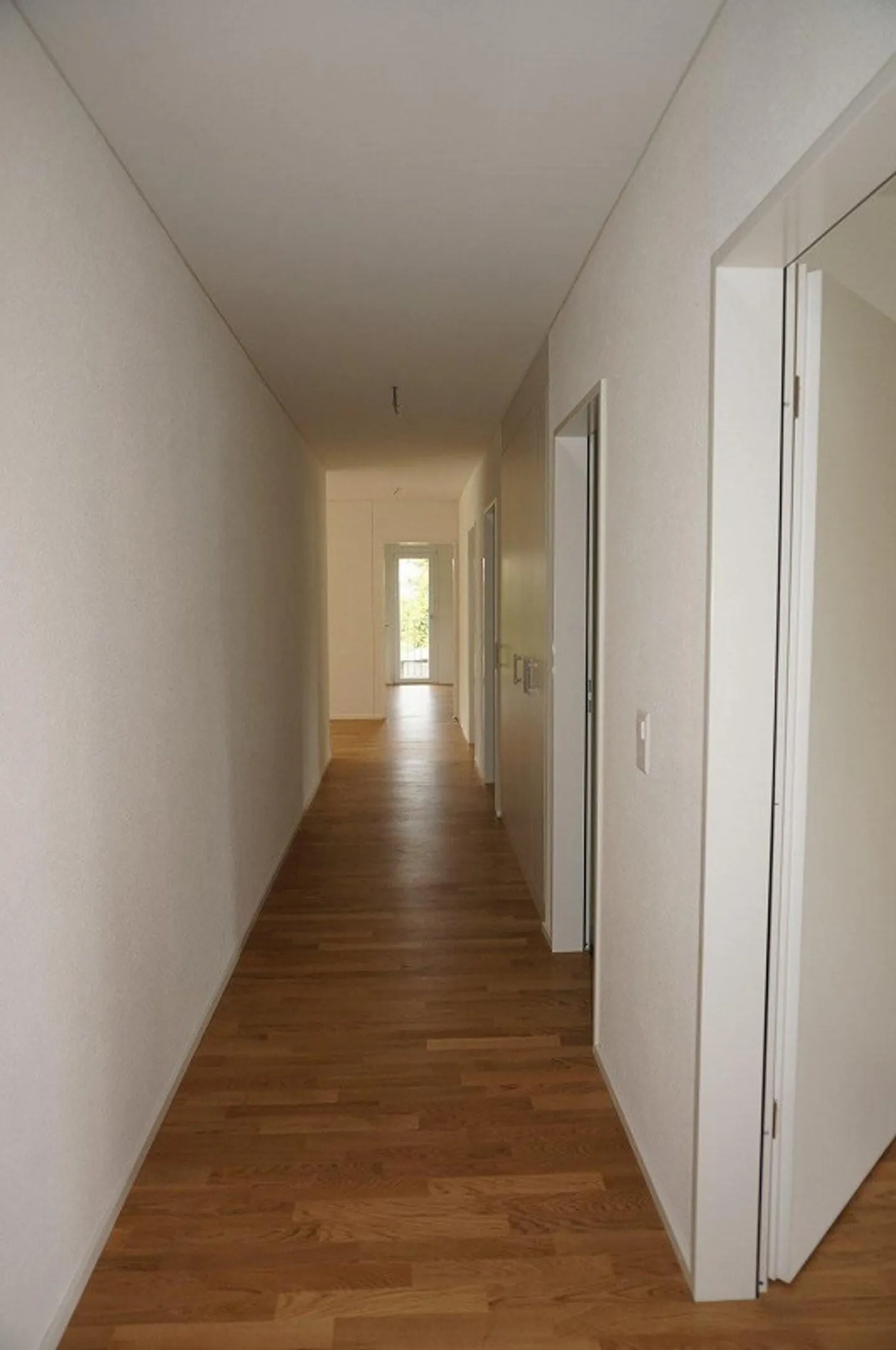 Appartamento moderno e molto grande di 4,5 locali con balcone di 15m2 - Foto 8 di 8
