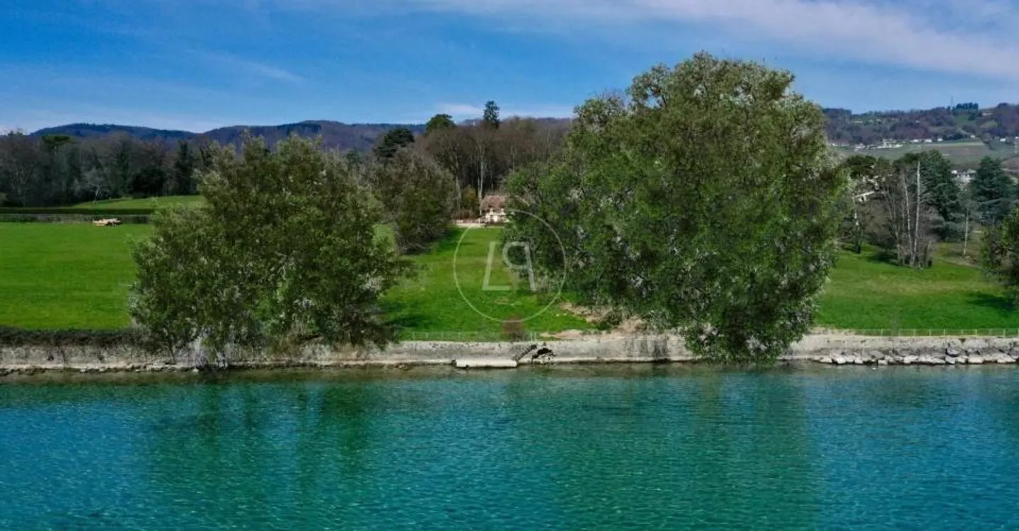 Superbo lotto di 6.500 m2 a piedi nell'acqua, Rolle - Foto 10 di 11