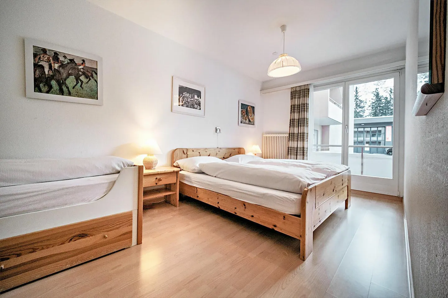 Charmante Wohnung mit Schwimmbad - Foto 3 von 5