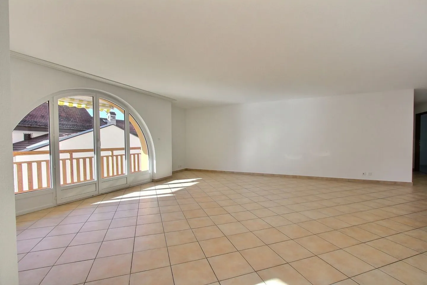 Spacious 4.5-room apartment - Photo 4 of 13