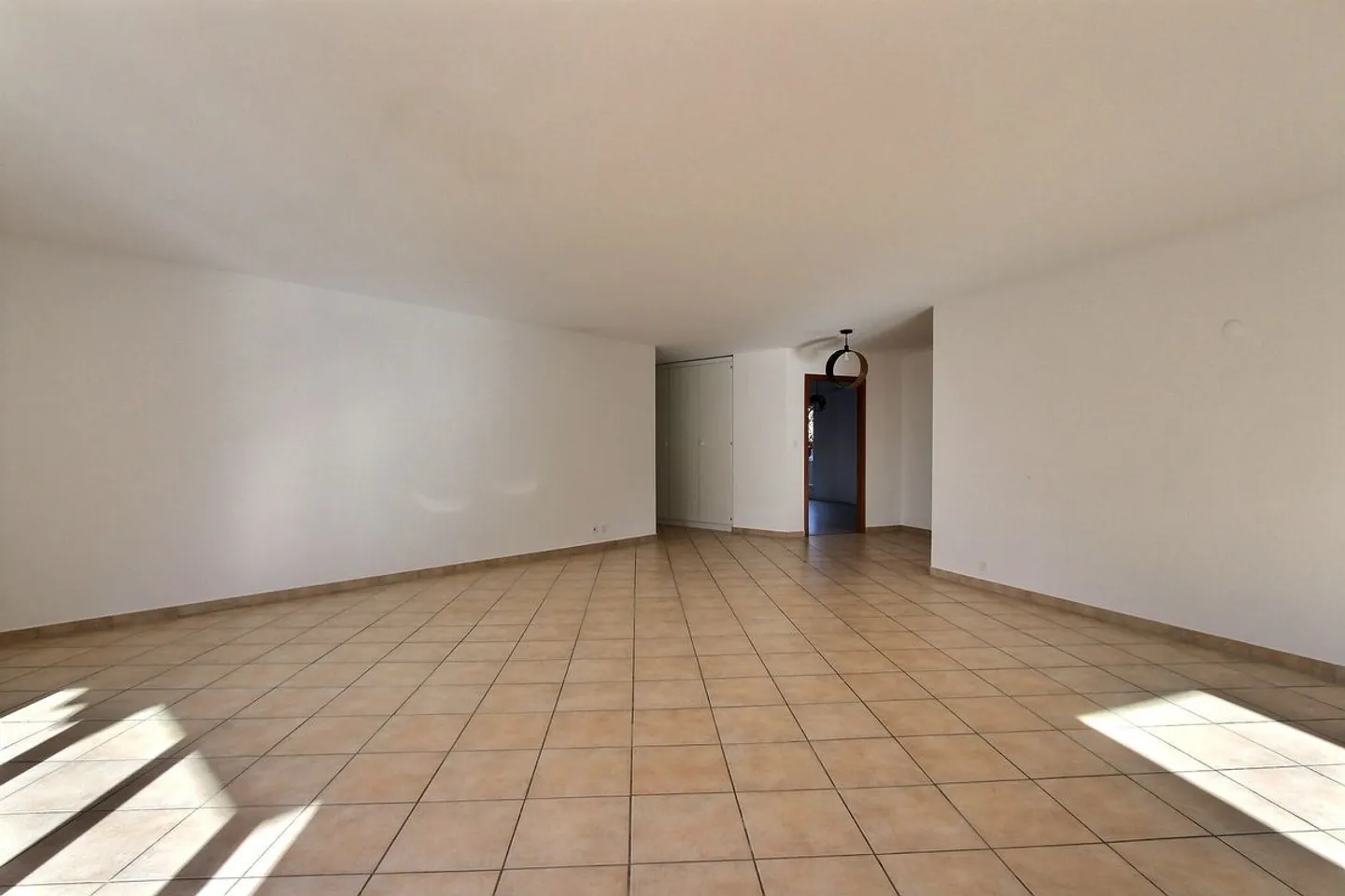 Spacious 4.5-room apartment - Photo 8 of 13