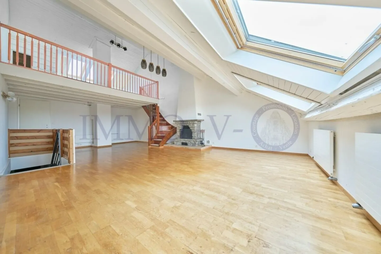 SPACIOUS TRIPLEX WITH CHARACTER AND BALCONY-TERRACE - Photo 1 of 8