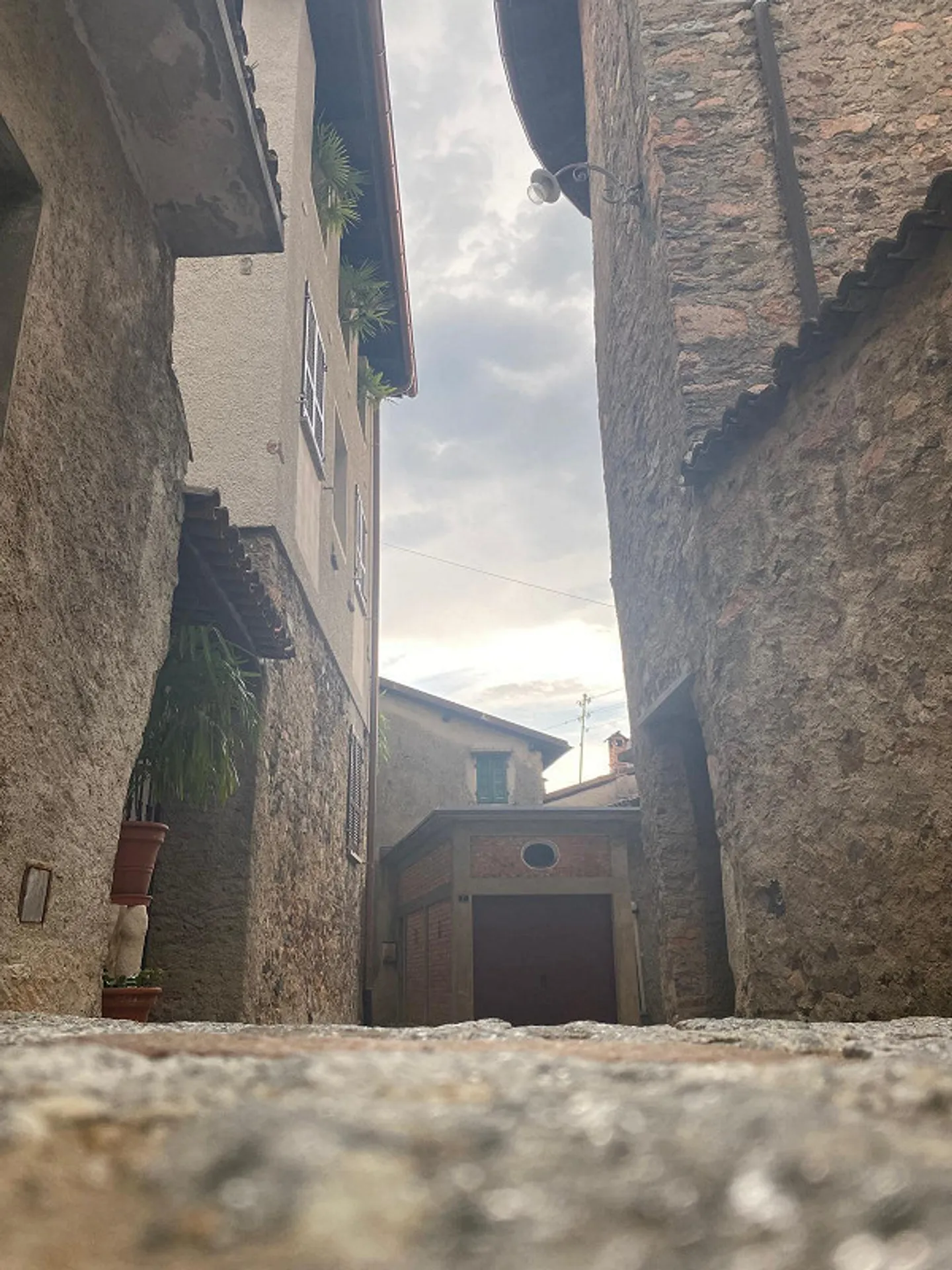 Carona – Charming house in the historic center renovated with garage, ideal also as an investment - Photo 5 of 15