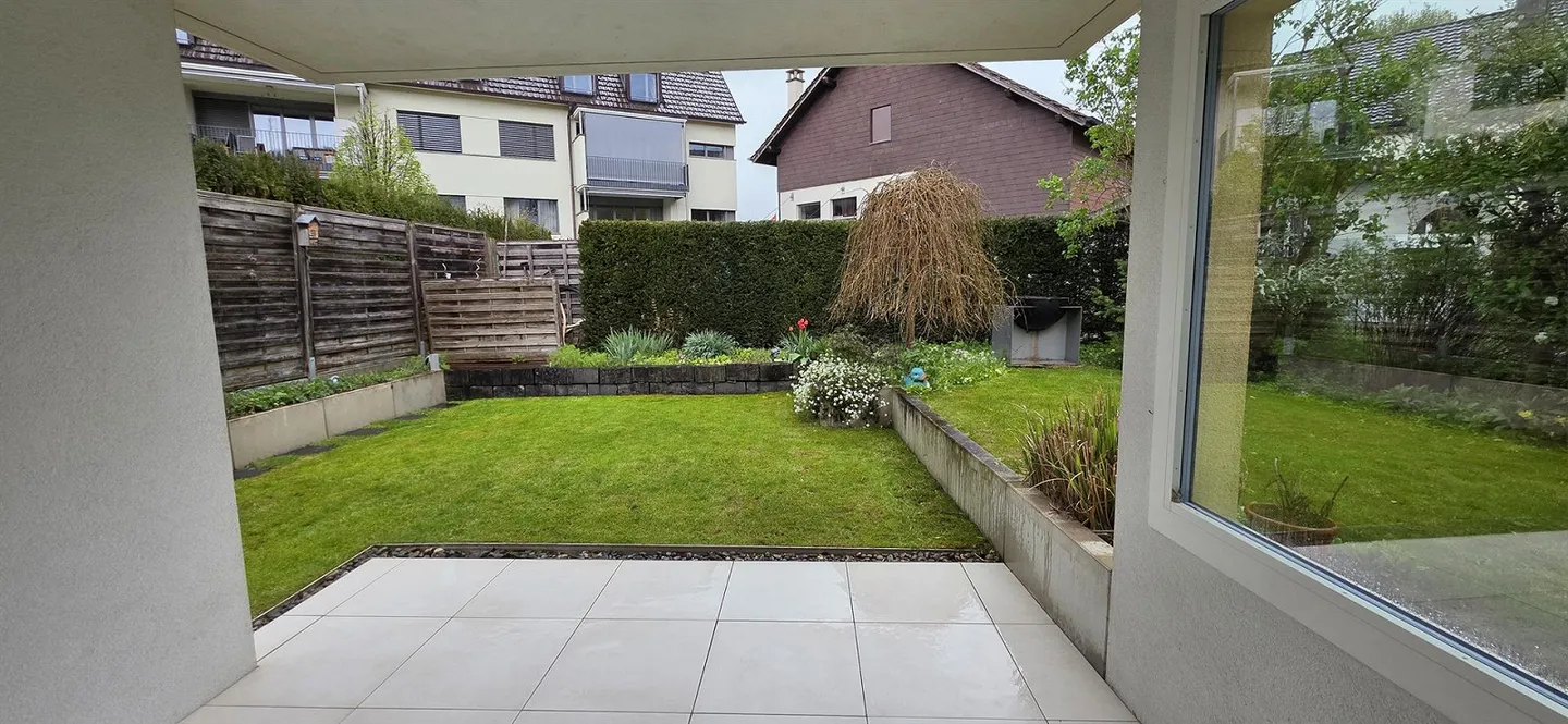 Vivere unico nel centro del villaggio di Sissach con giardino - Foto 2 di 12