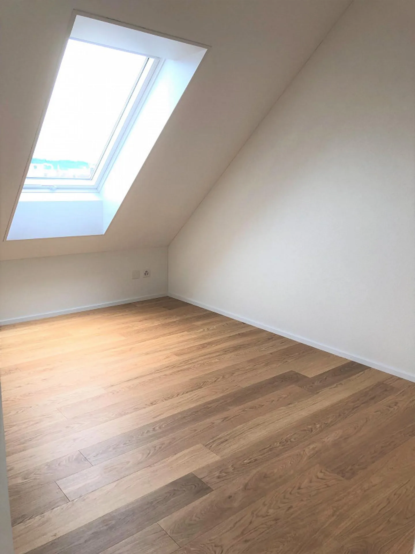 Wunderschöne 3,5 Zimmer + Galerie - Foto 4 von 11