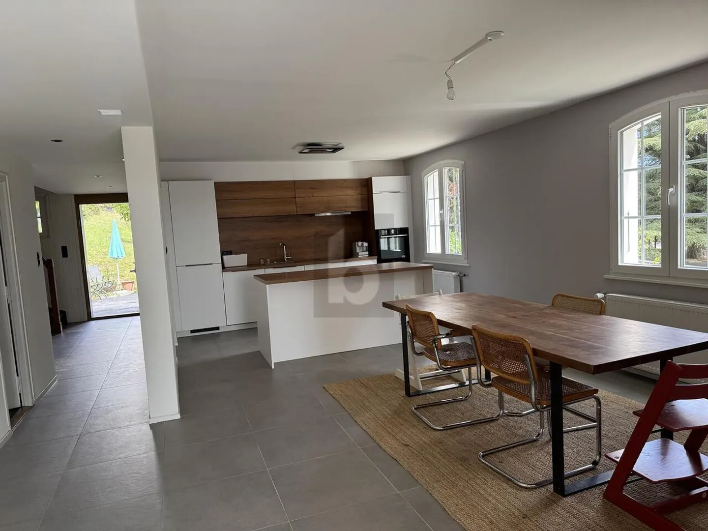 VILLA HISTORIQUE AVEC VUE LAC ET VIGNOBLES - Photo 4 sur 6