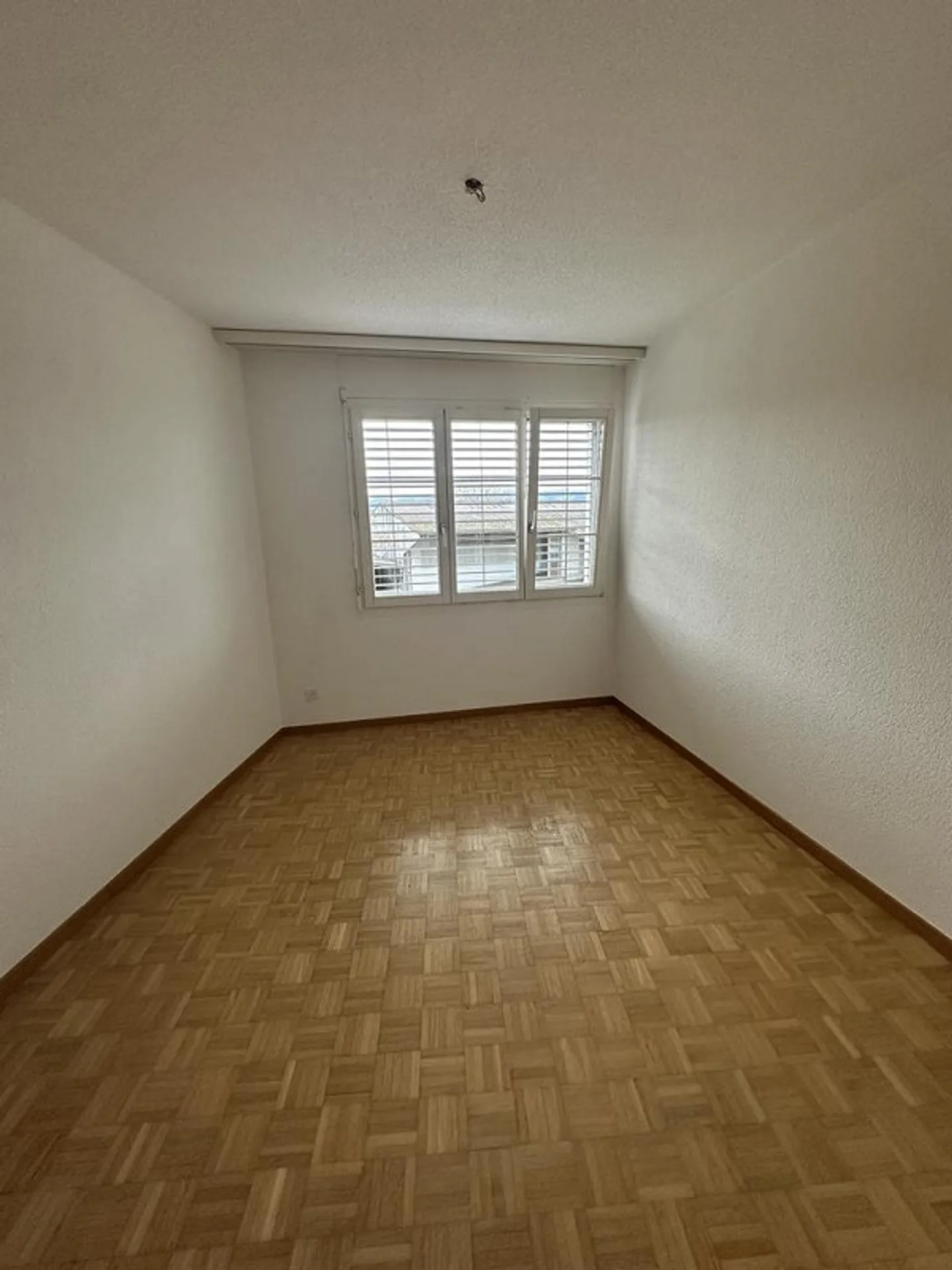 Appartement charmant au cœur de Wolfhausen - Photo 4 sur 8