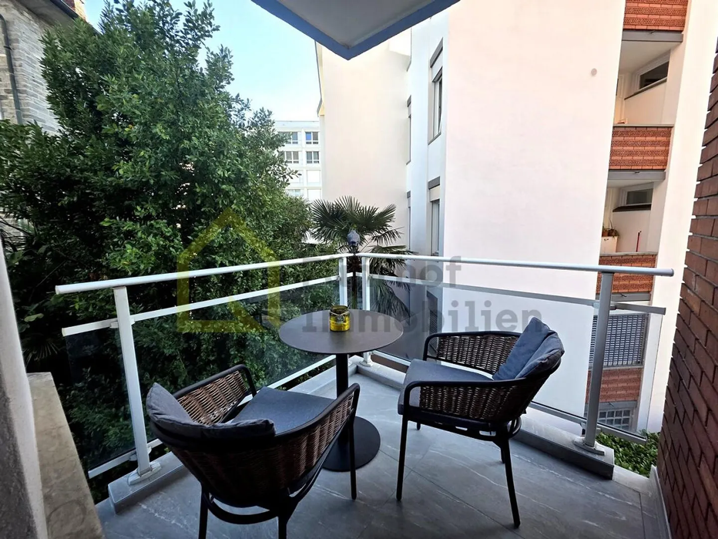 Appartement 2,5 pièces avec ascenseur et deux balcons au bord du lac Majeur - Photo 7 sur 15