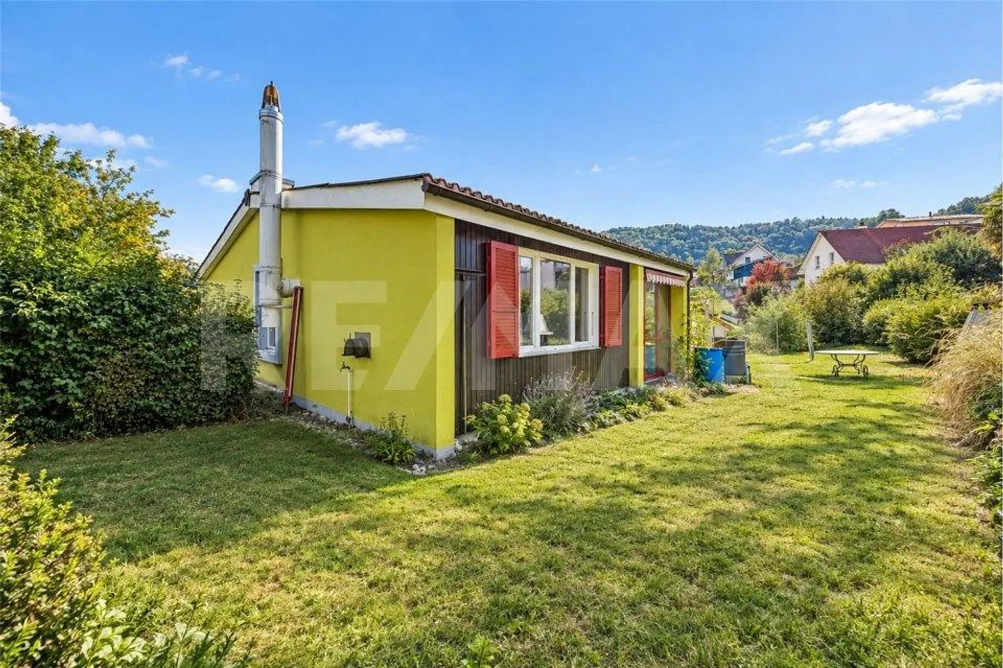 5½-Room Single-Family House with Renovation Needs and Expansion Potential - Photo 2 of 13
