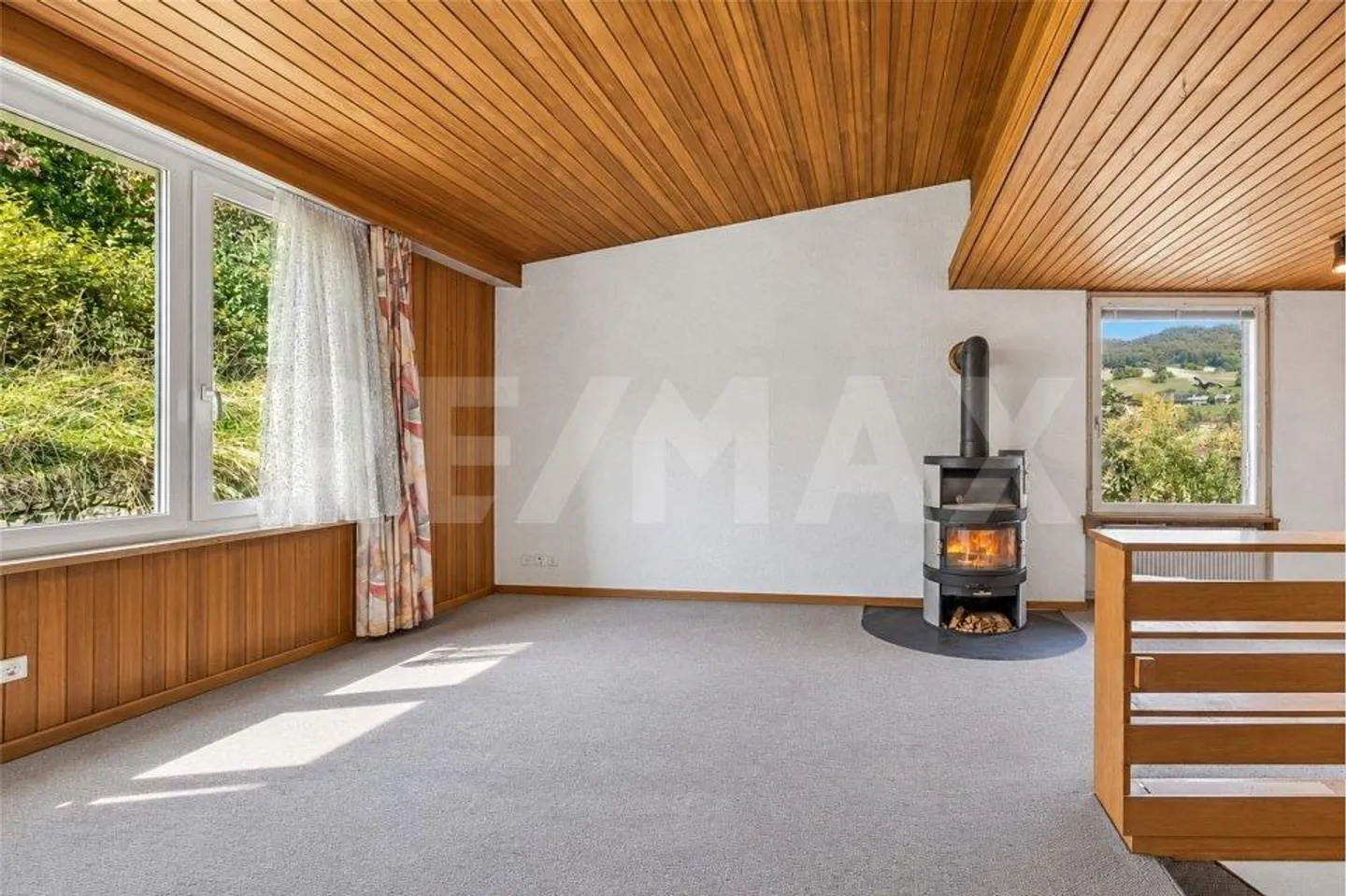5½-Room Single-Family House with Renovation Needs and Expansion Potential - Photo 7 of 13