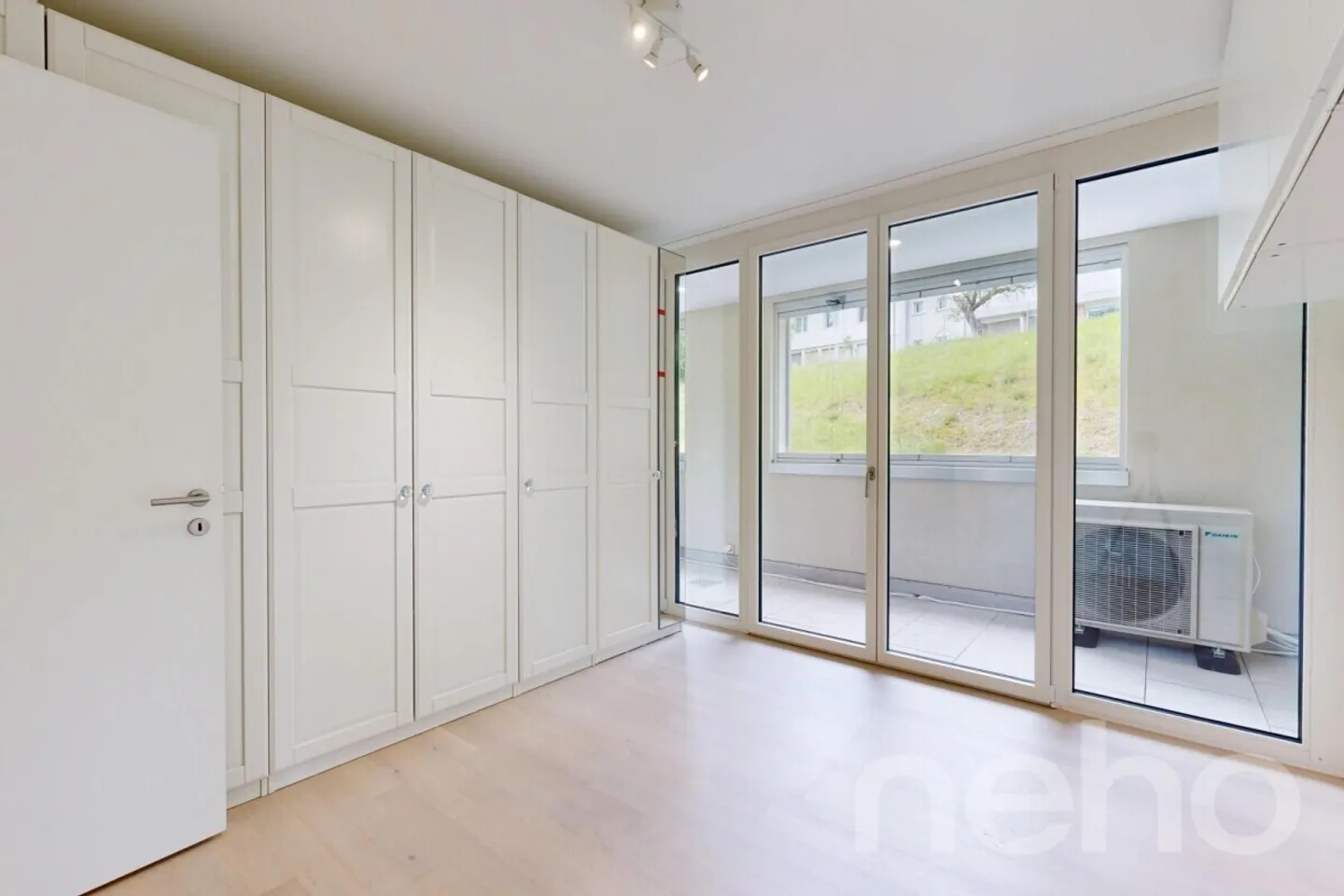 Appartement élégant de 4,5 pièces avec deux terrasses au cœur de Liestal - Photo 11 sur 12