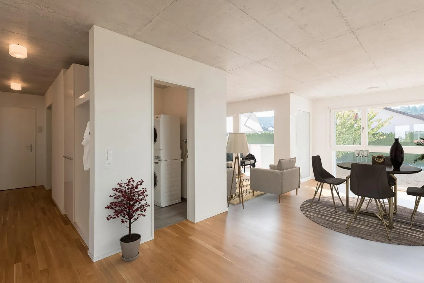 Stylish apartment on the ground floor is waiting for you! - Photo 4 of 8