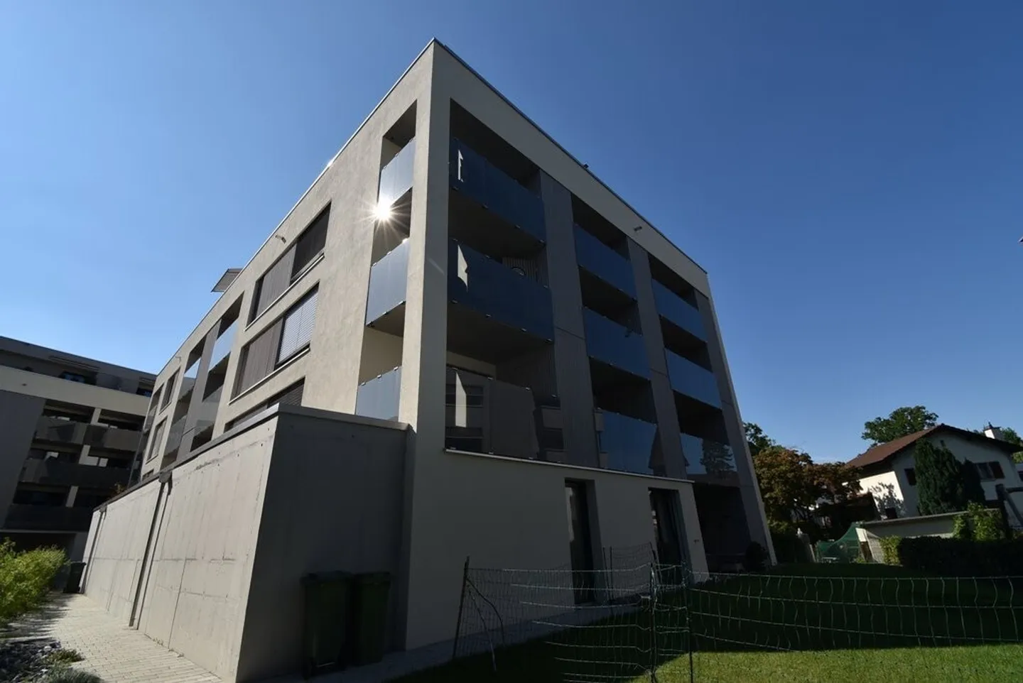 Apartment seeks single - Photo 1 of 7