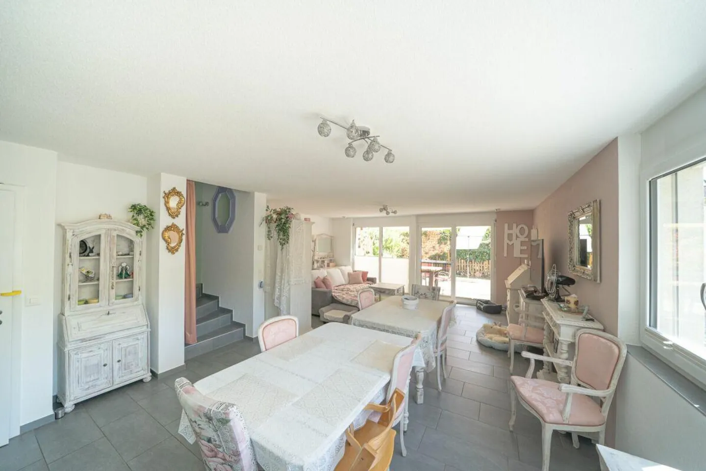 Modernes Reiheneinfamilienhaus mit Garten - Foto 4 von 13
