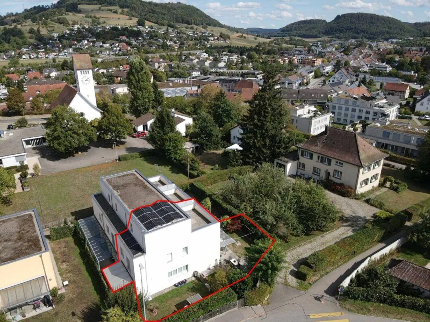 Modernes Reiheneinfamilienhaus mit Garten - Foto 1 von 13