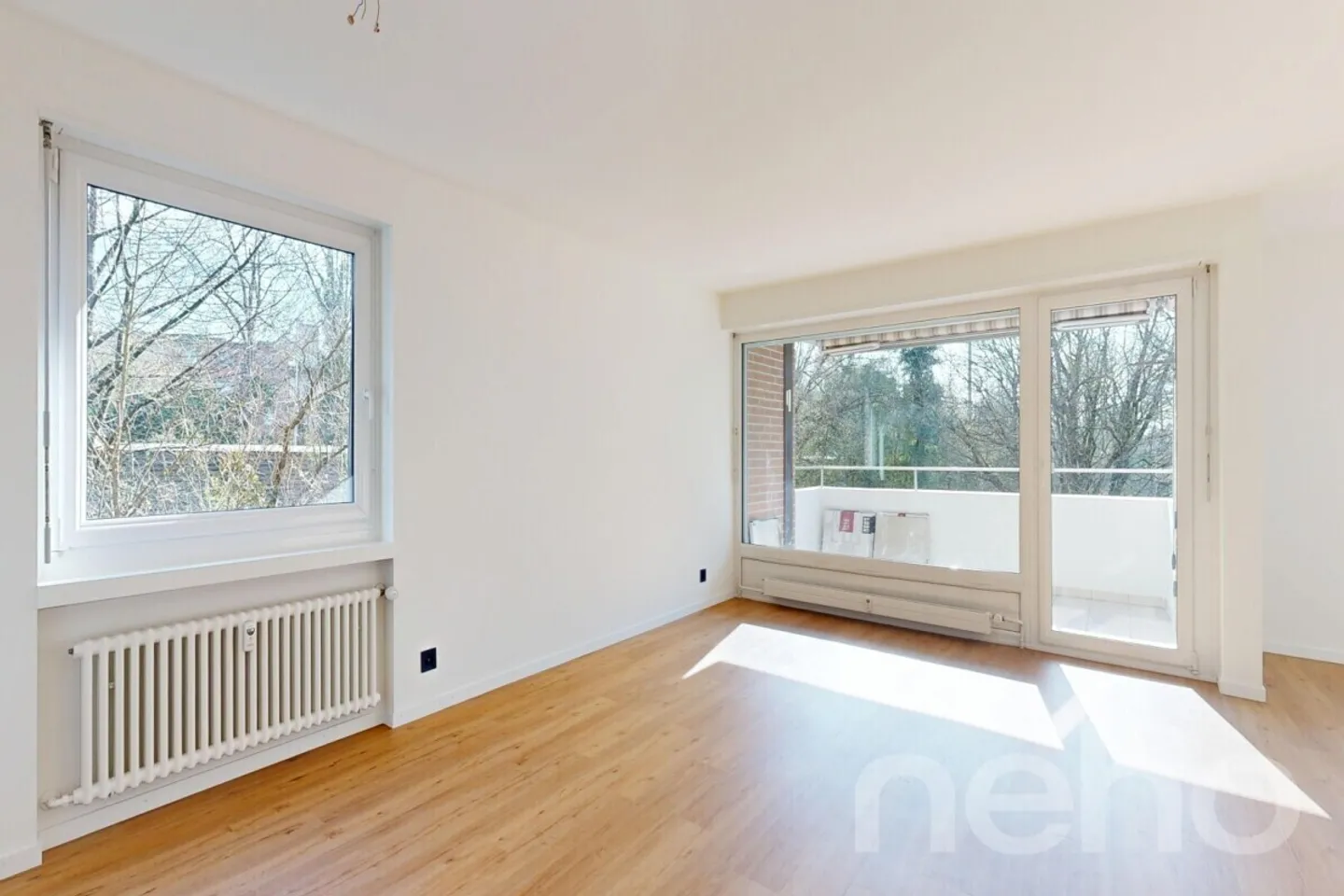Appartement entièrement rénové avec balcon et garage souterrain à Rheinfelden - Photo 3 sur 12