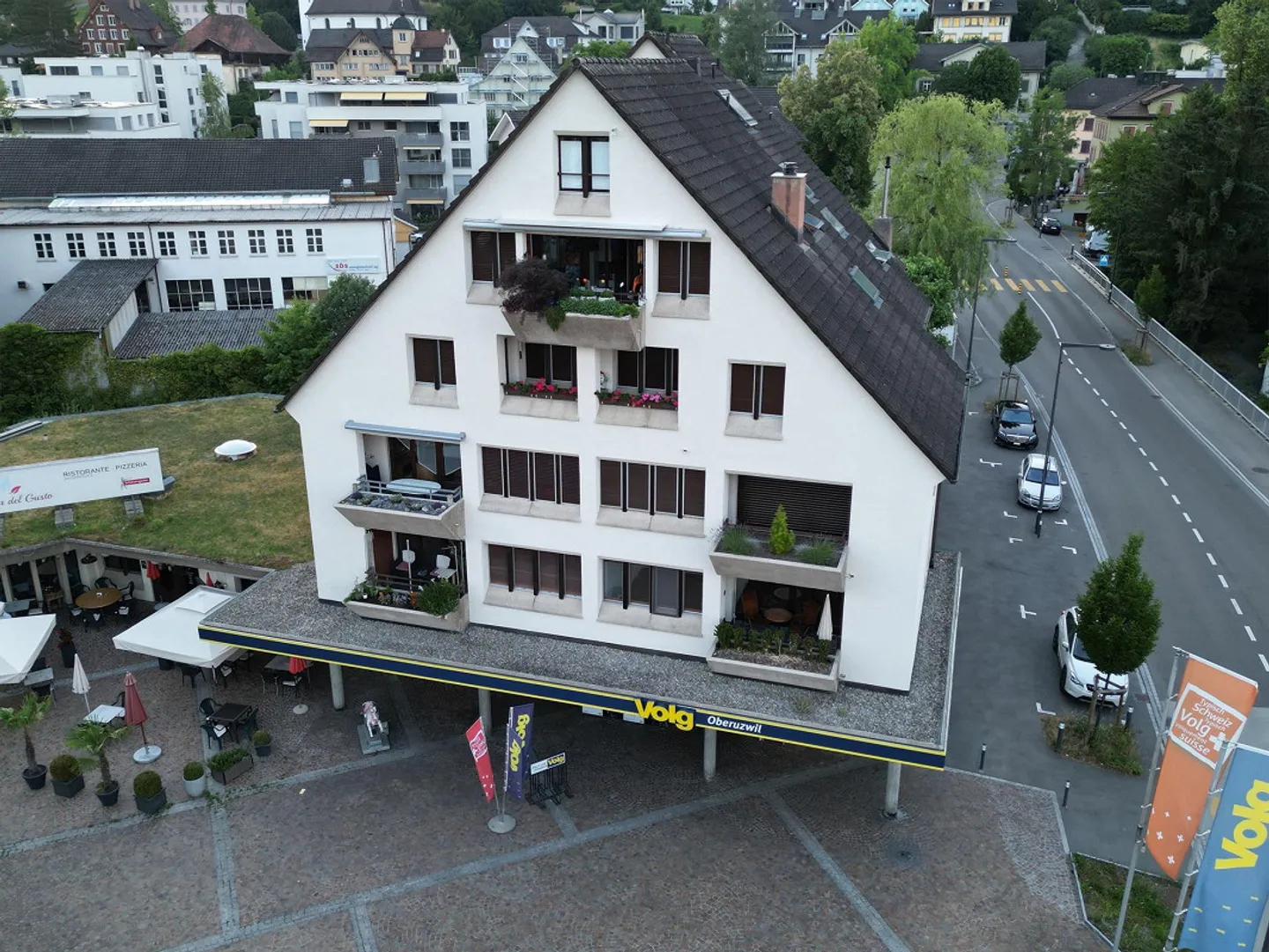 Première occupation après rénovation – appartement de 3,5 pièces au cœur du village - Photo 2 sur 15