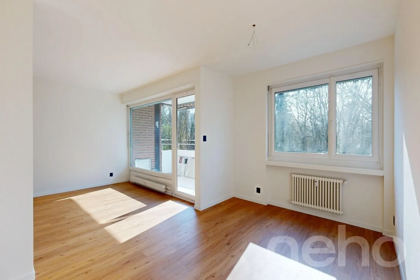 Appartement entièrement rénové avec balcon et garage souterrain à Rheinfelden - Photo 5 sur 12