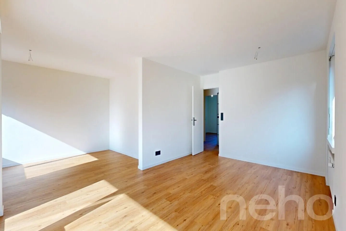 Appartement entièrement rénové avec balcon et garage souterrain à Rheinfelden - Photo 7 sur 12