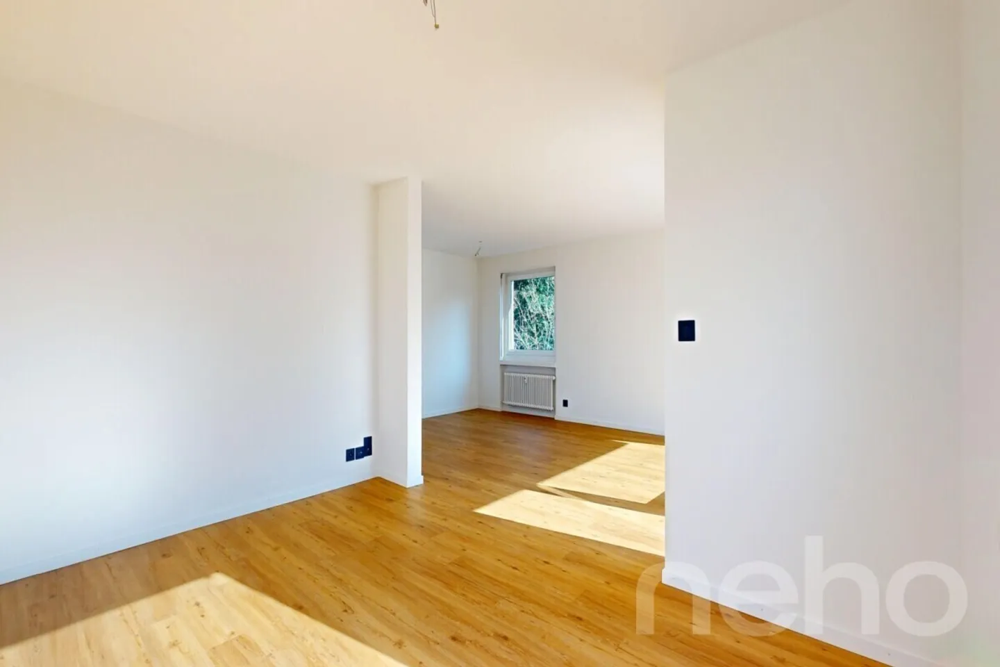 Appartement entièrement rénové avec balcon et garage souterrain à Rheinfelden - Photo 8 sur 12
