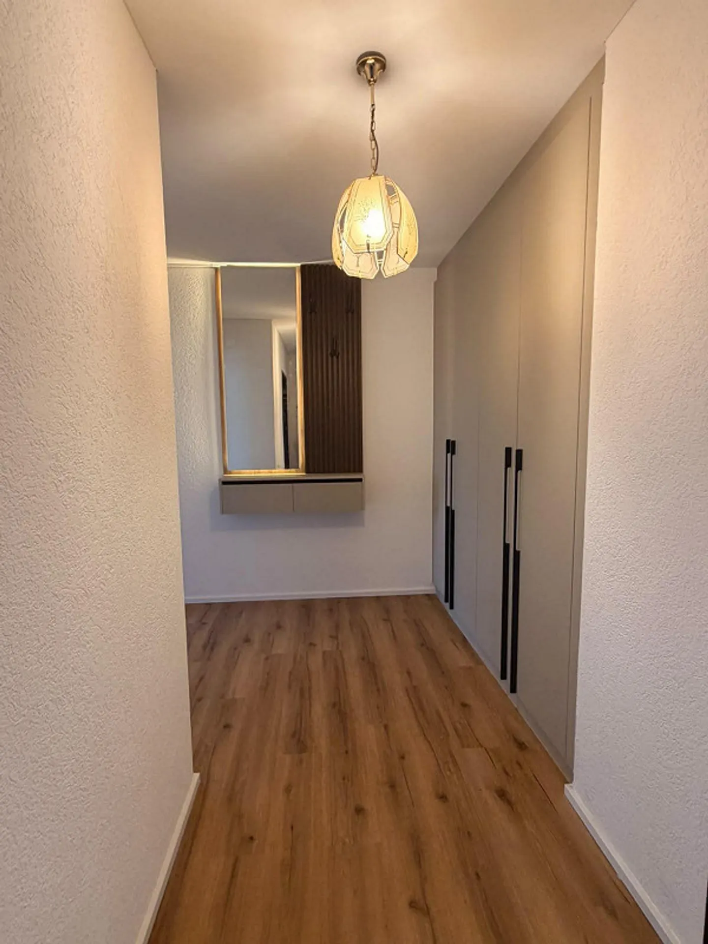 Première occupation après rénovation – appartement de 3,5 pièces au cœur du village - Photo 5 sur 15